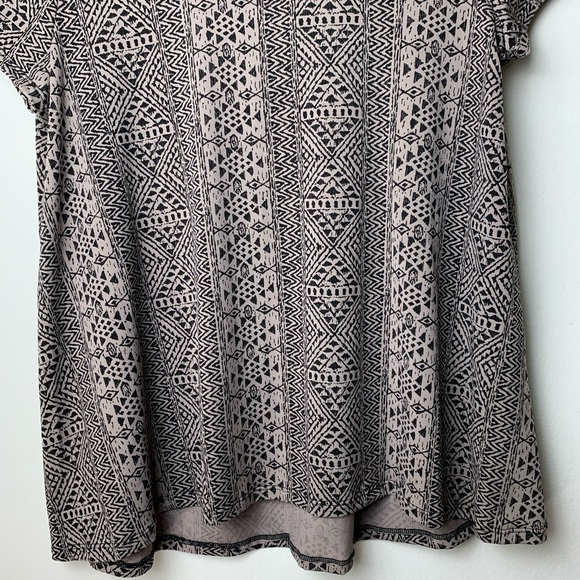 Boho Pattern H-Collection Tee - Picture 4 of 8
